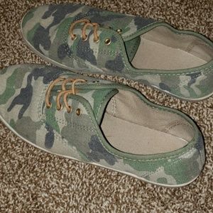 Camo shoes